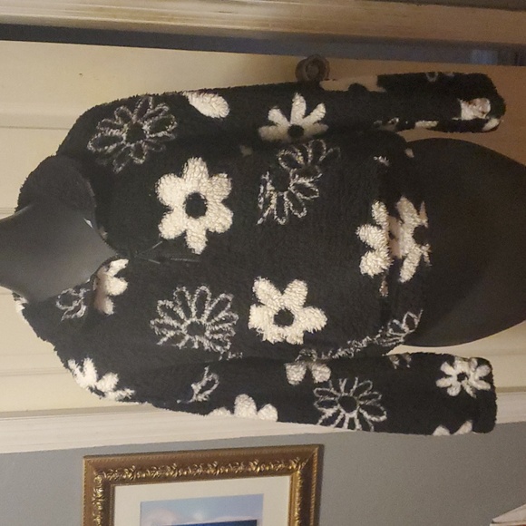 NWT Pink Rose Sweater - Picture 1 of 7